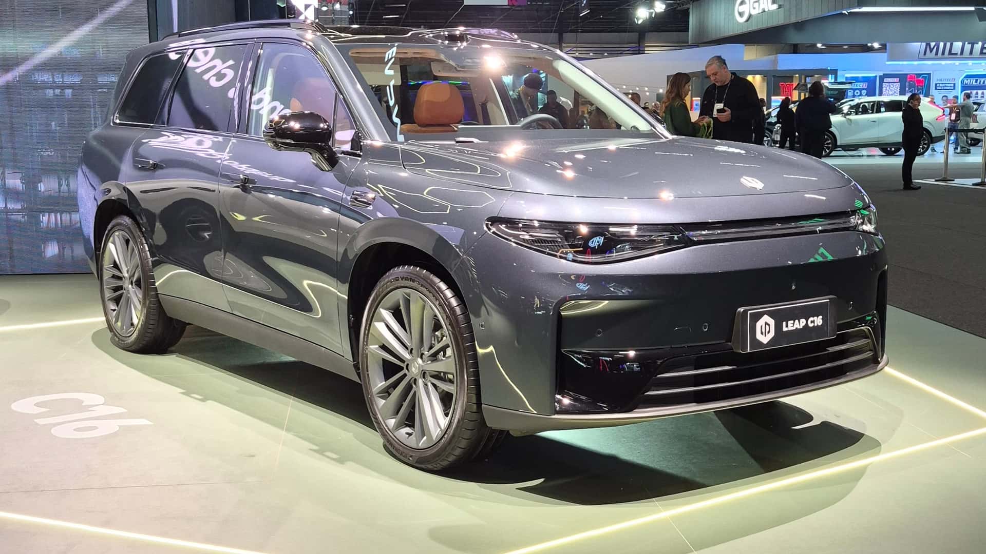Leapmotor C16: O "SUV de Família" que consolida a Stellantis na nova era da eletrificação brasileira.