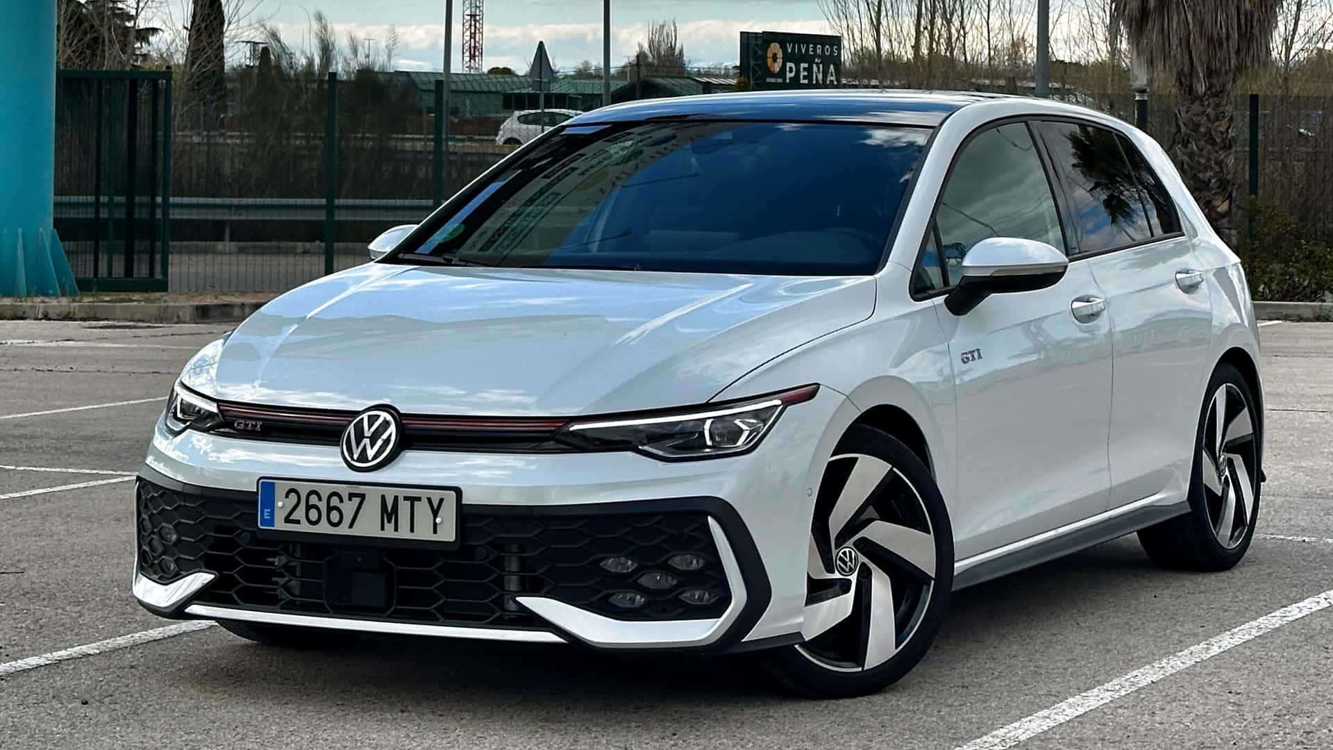 O Efeito Golf GTI: Como um Hatch de R$ 430 Mil Subverte a Lógica Tradicional do Varejo Automotivo Nacional